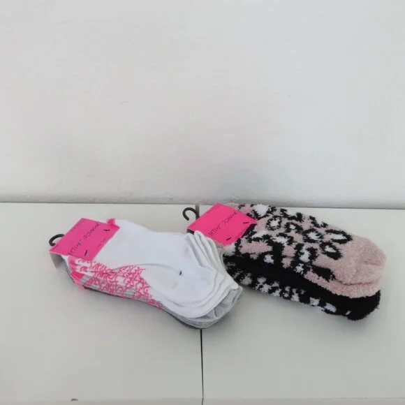 Betsey Johnson Lounge Socks 3 pairs / Low cuts 6 pairs - Picture 3 of 9